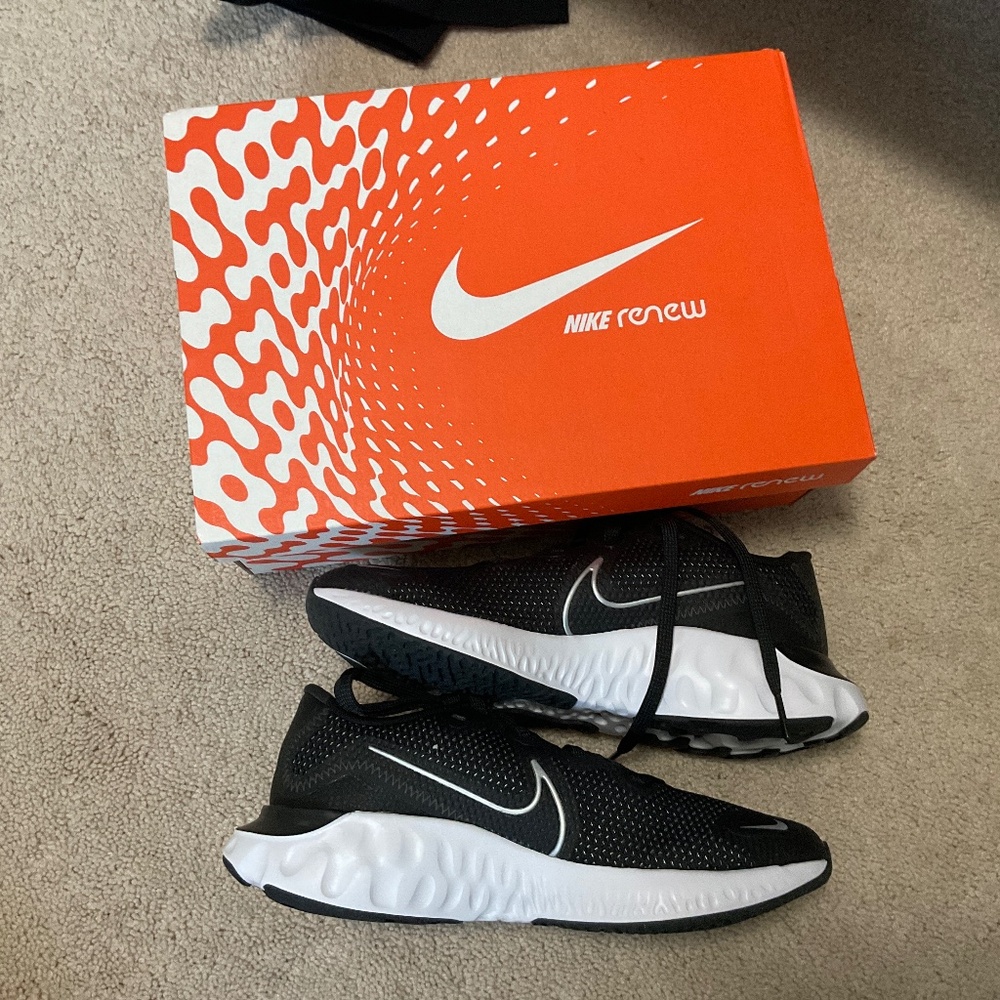 Nike renew run shoes